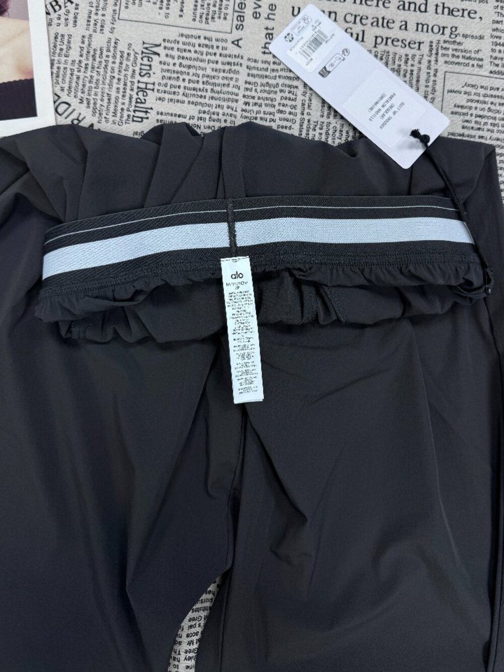 NWT  👖 Alo Yoga Suit Up Pants Anthracite Grey Wide Leg Pants 💕 30” Inseam - Picture 6 of 9